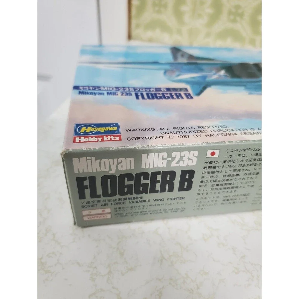 Mikoyan MiG-23S Flogger B 1/72 Scale Model Kit Hasegawa MIB (Open Box)